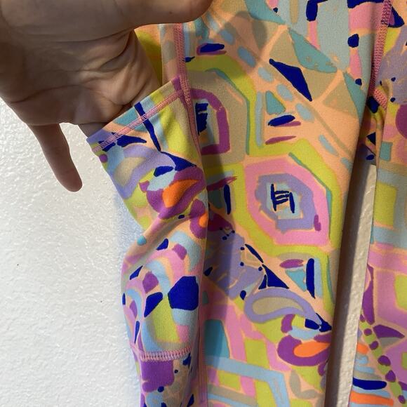 Lilly Pulitzer Luxletic Cropped Weekender Leggings Size XS Yoga - Picture 2 of 5